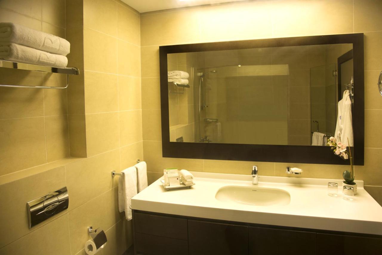 Kin Plaza Arjaan By Rotana Hotell Kinshasa Exteriör bild