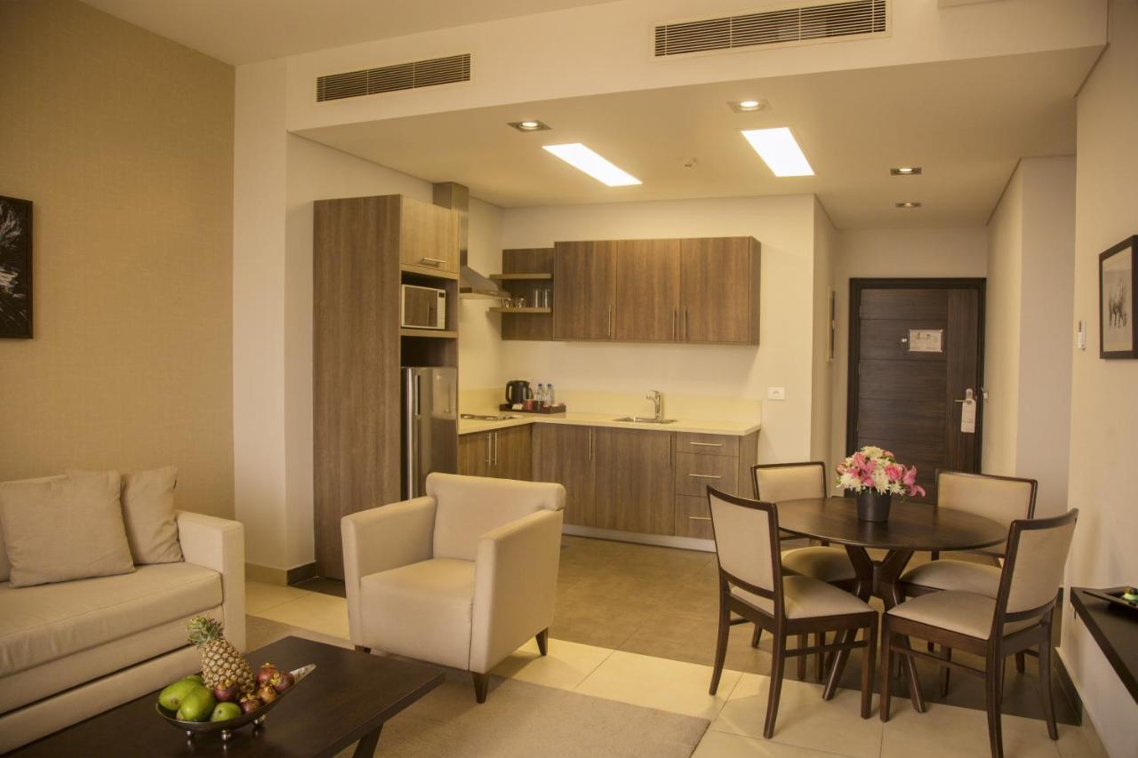 Kin Plaza Arjaan By Rotana Hotell Kinshasa Exteriör bild