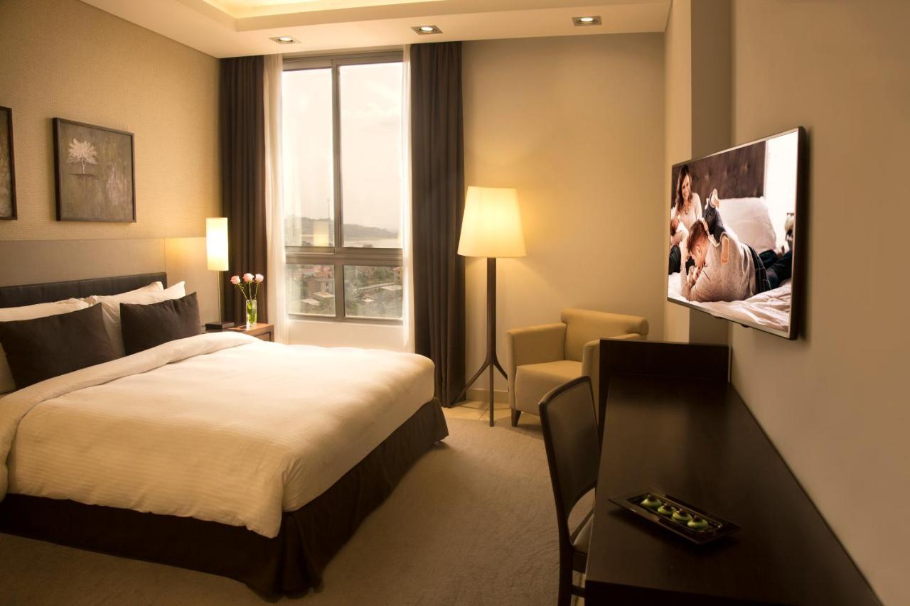 Kin Plaza Arjaan By Rotana Hotell Kinshasa Exteriör bild