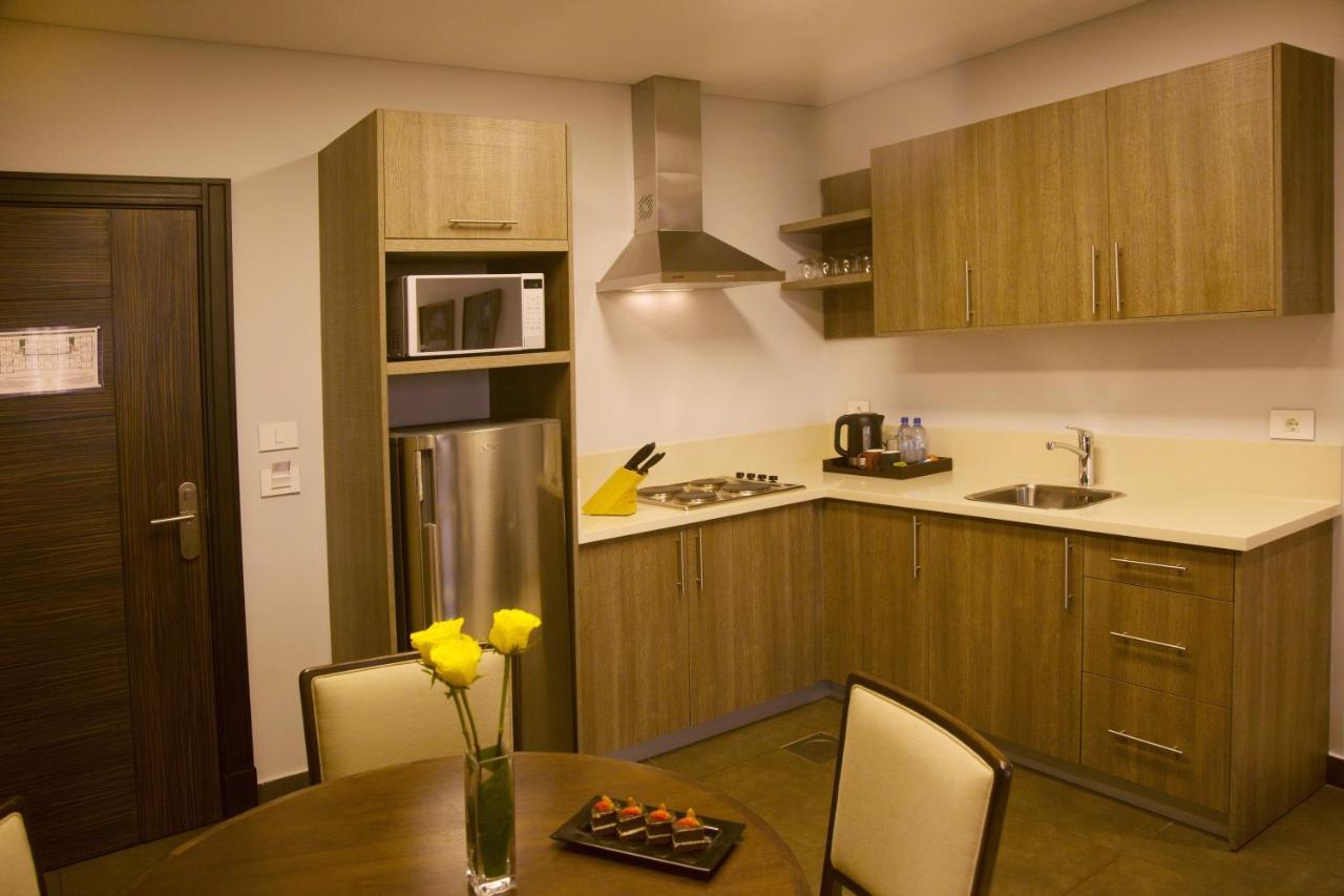 Kin Plaza Arjaan By Rotana Hotell Kinshasa Exteriör bild