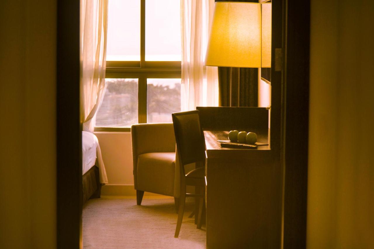 Kin Plaza Arjaan By Rotana Hotell Kinshasa Exteriör bild